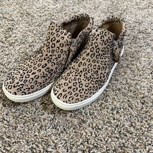 leopard shoes